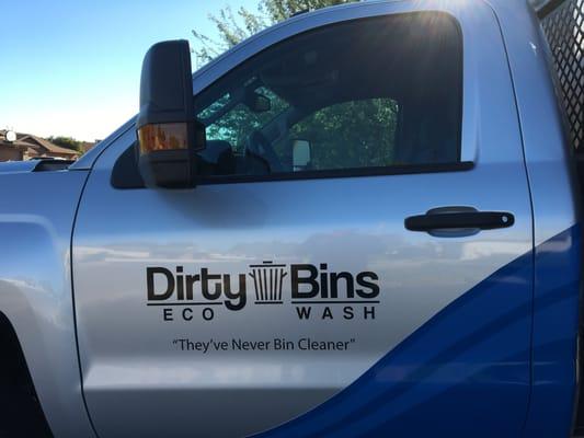 Dirty Trash Bins ECO WASH, "They've never bin cleaner"