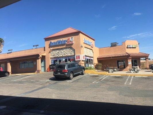 24/7 gas station-related store