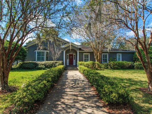 32804- Lovely Curb Appeal!  Nicely Remodled 3 Bed/2.5 Bath on a corner lot near Lake Ivanhoe.