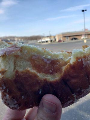 4.13.22 Apple fritter. Sooo goood... This one's for you Denise  ;-))  nomz nomz nomz...