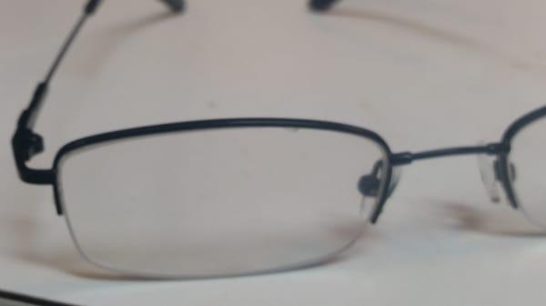 Cohen's Optical sucks this the second pair I bought from them look at that crack...the service and workmanship is horrible!