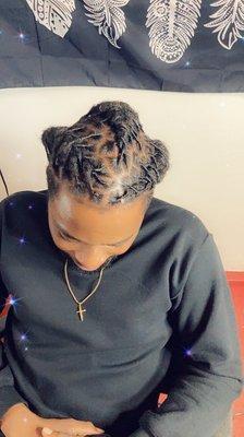 Locs retwist & style