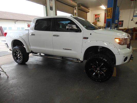 6" Pro Comp lift kit rolling on 35" Toyo's / RBP wheels.Hyper Tech Tuner, TRD cold air kit and more....