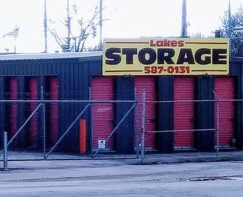 Lakes Self Storage