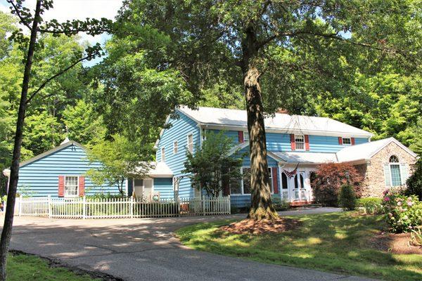 $575,000 For Sale in Gates Mills 4BR 3.5BA on 3.6 acres