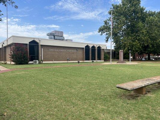 Lincoln County Courthouse, Chandler, OK