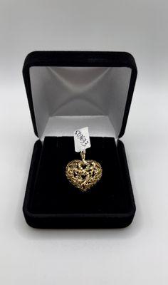 Come and check out our beautiful jewelry for any occasion. 

#Gold Pendant #goldjewellry #pawshop #gold