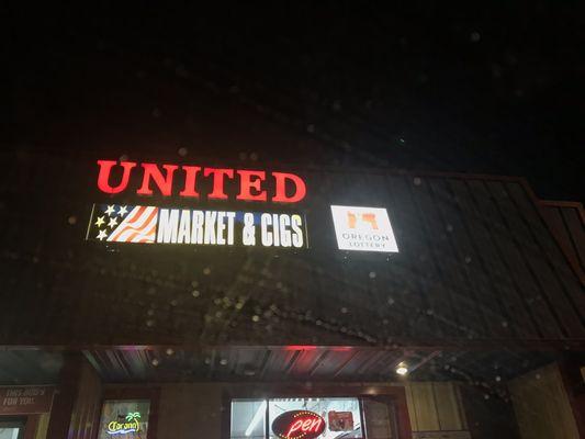 United Market & Cigs