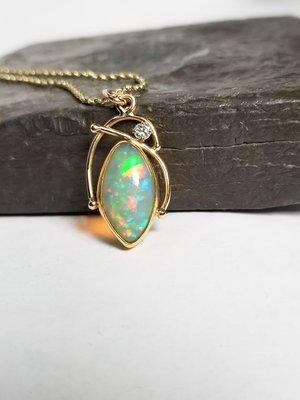 Beautiful unique and handmade jewelry. Definitely one of a kind!