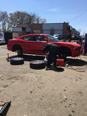 Jose replaced my rotors and brake pads.. I was a walk in on a Sunday afternoon.. In and out in about an hour.