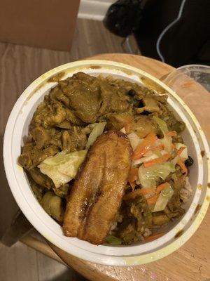 Curry chicken rice an peas salad plantain