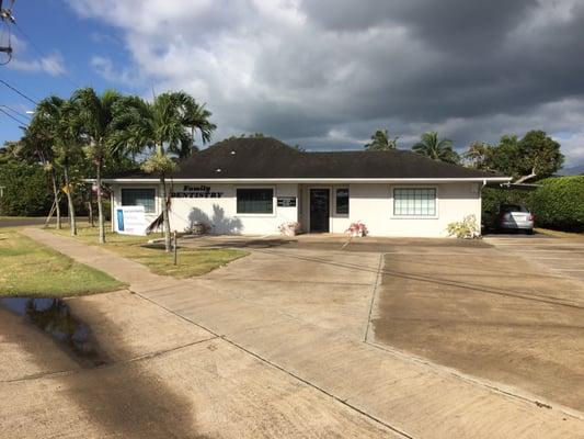 Front of the office from Papaloa road