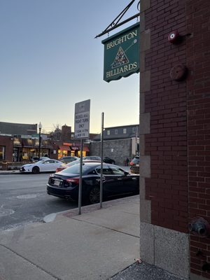 Small alleyway to parking lot