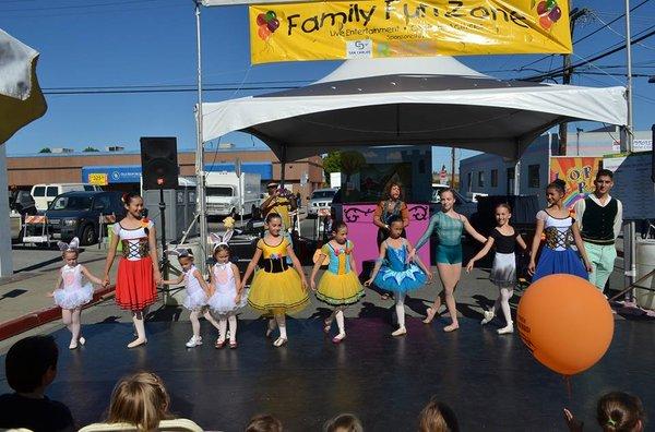 Art and Wine Festival in San Carlos. Pre Ballet, Level 2 and level VI students