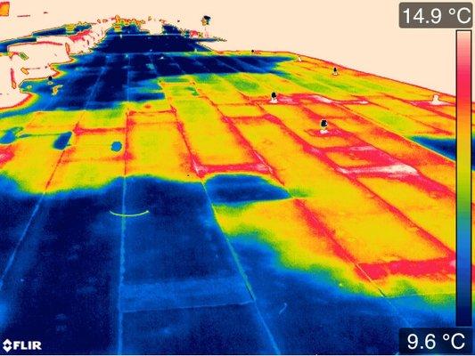 Roof Thermal Looking for leaks. Areas In Red are where water is penetrating to roof top insulation.