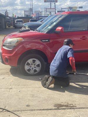 Quick service and attention to my tire needs.