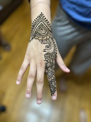 Simple henna design