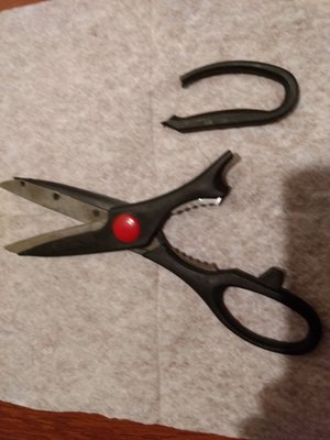 Kitchen Scissors lasted less than an hour while preparing food.