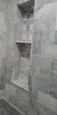 Shower niche