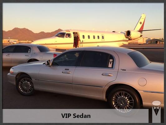 Pickup or delivered in style to the Airport in a VIP Town Car (PHX) Sky Harbor (SDL) Scottsdale, Deer Valley Airport.