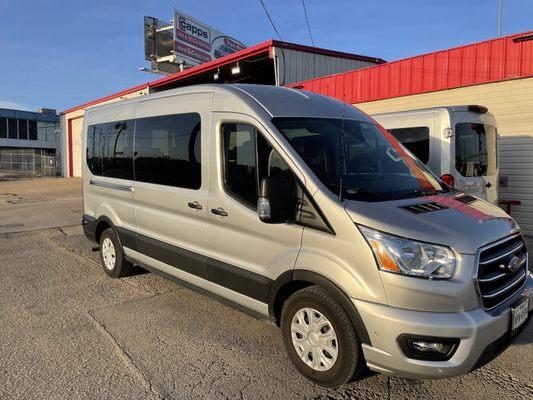 Very nice 15 passenger van!