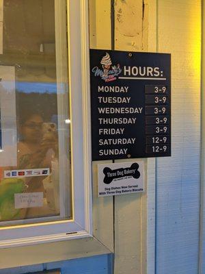 Store hours