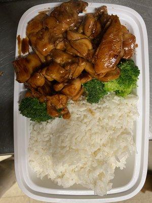 Bourbon Chicken and white rice platter