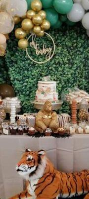 The Naked Cake Safari theme