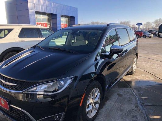 Hello new Chrysler Pacifica.