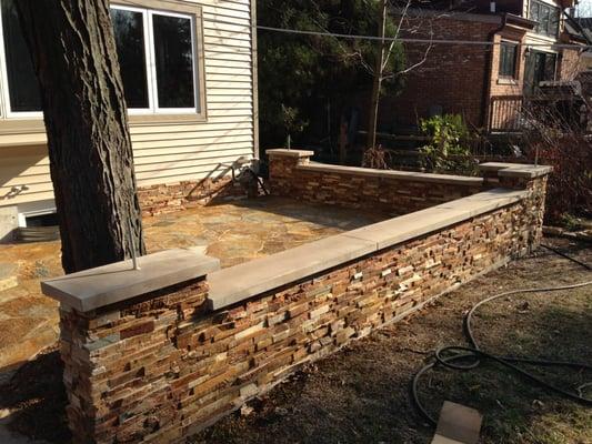 Flagstone Patio - Seating Wall with Limestone Caps