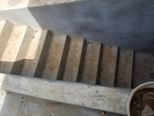 Uneven staircase ...one side is large than side. no stairs are the same size