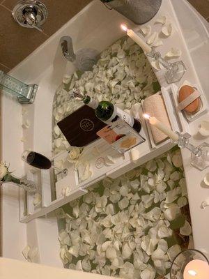 TACE bath caddy, roses, wine, candles