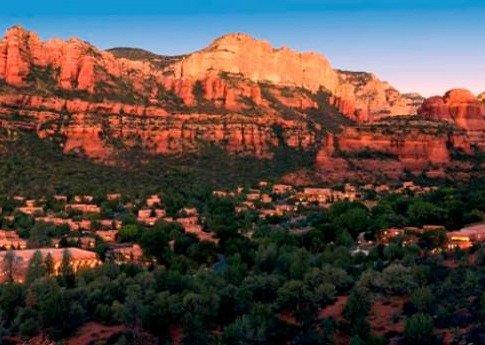 Many teams stay in Sedona and drive the 30 minutes to meet in cooler Flagstaff, or we stay right in Sedona for indoor or outdoor games.