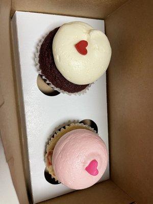 Red velvet and strawberry cupcakes