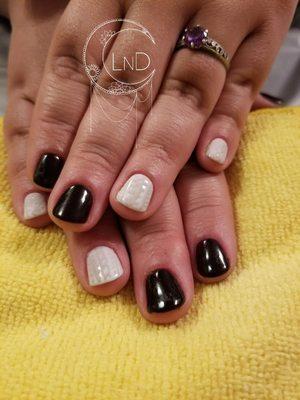 Winter sweater gel manicure