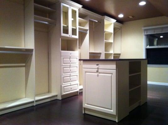 Dream Walk-in Closet in almond...