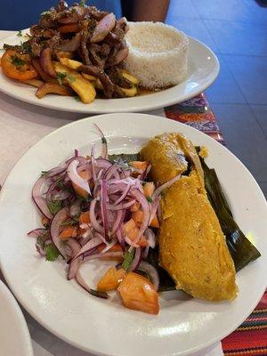 Tamales de Pollo y Cerdo - Salsa Criolla