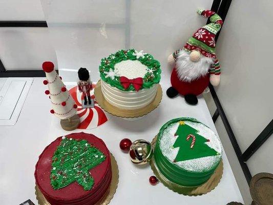 Christmas Cakes (15 to 18 people): Choice of Almond, Vanilla, Pistachio, Marble, Chocolate