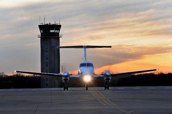 Arlington Municipal Airport (GKY)