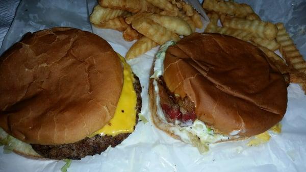 Cheeseburger Bacon hamburger  Crinkle fries