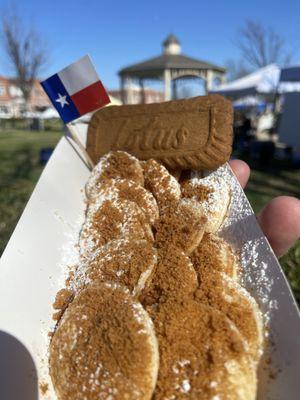 Poffertjes with Biscoff Cookie topping