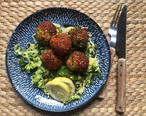 Lentil ball (vegan, organic, local) https://www.instagram.com/p/B_px95XgLqr/?igshid=ym71tvfnw3za