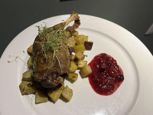 Love the confit de canard with their cranberry Orange bourbon sauce. Legit!