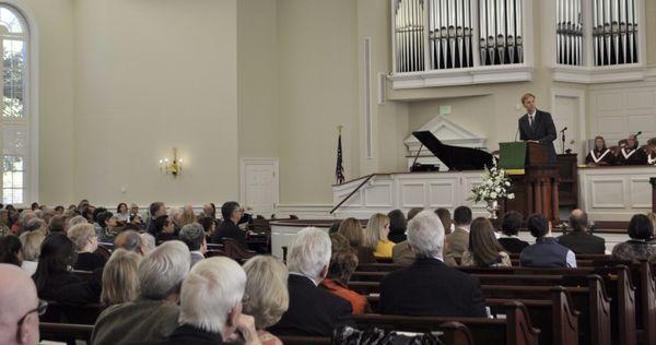 Rev. Dr. Noel Schoonmaker our Senior Pastor leading the 11 a.m. worship service.