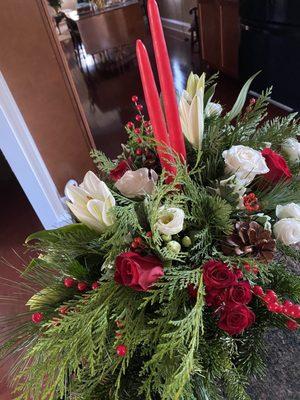 Beautiful Christmas centerpiece.