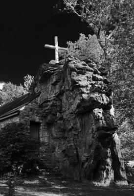 Open 24/7 - The church with a rock in it - Sallie Howard Memorial Baptist Church in Fort Payne, AL. 20160422