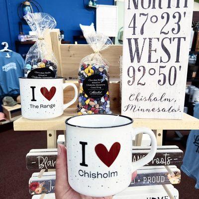 Chisholm signs and mugs