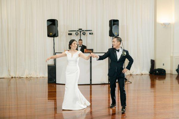 Wedding dress alterations by Gizzelle James Couturiere. Wedding dress from Sweet Elegance (Decatur). Photo by Leigh Wolfe Photography.