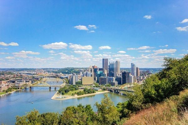 Enjoy breathtaking views of Pittsburgh from your beautifully upgraded apartment home at Grandview Pointe, high atop Mt Washington!