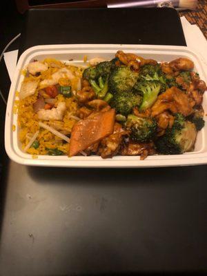 Chicken with broccoli and house special fried rice